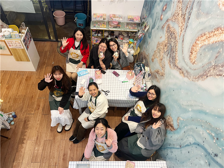 2023 Q4 Logistics Department Team Building: Oyster Opening Mystery Boxes, the Everlasting Romance